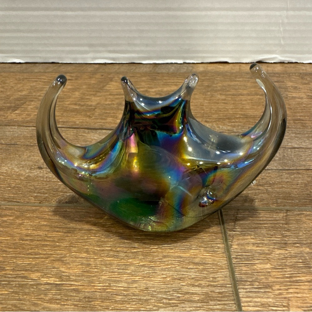 Vintage Iridescent Hand Blown Studio Art Glass Figurine, Made In Mexico Stingray